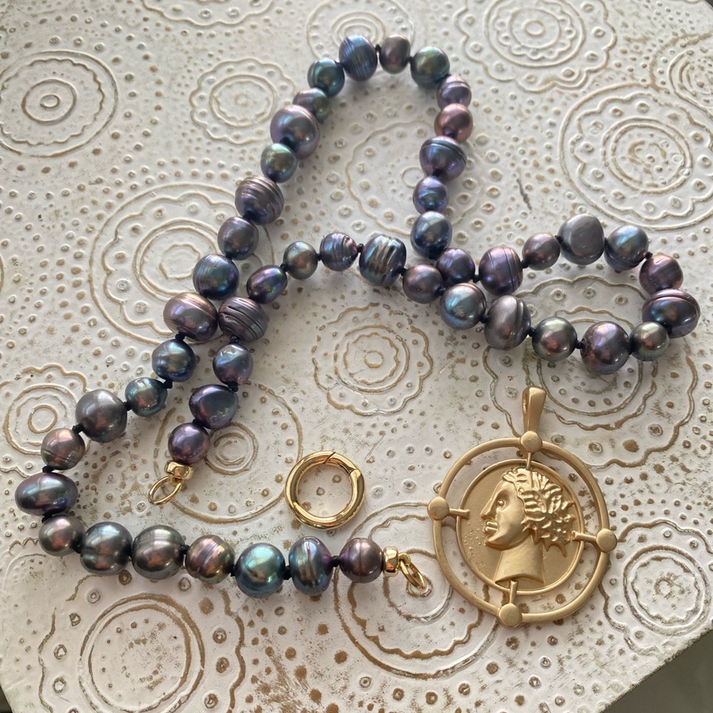 Hand Knotted Gray Pearl Necklace Coin Charm Removable Pendant Jewelry - Picture 4 of 6